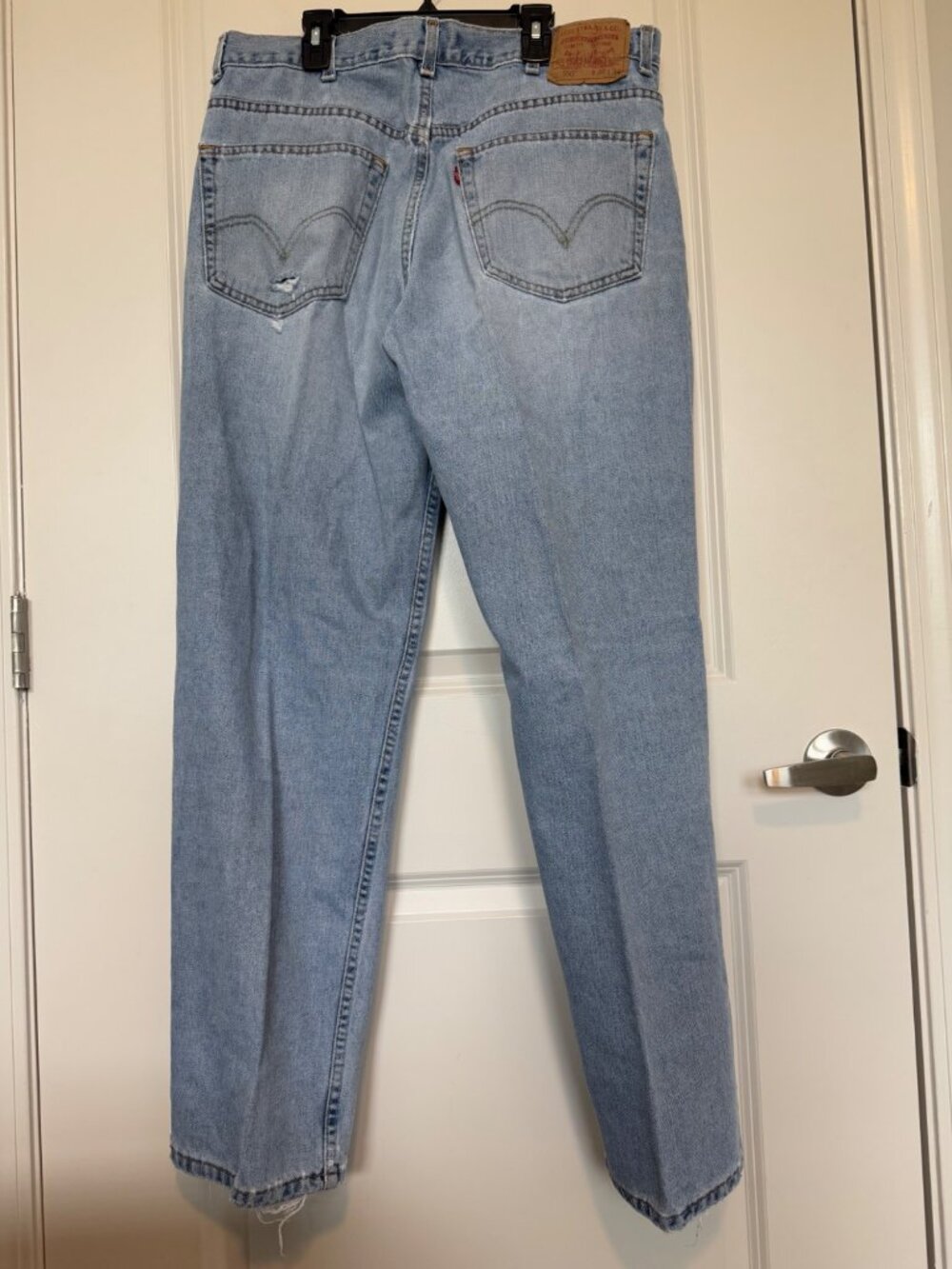 Levis Mens Relaxed Fit 550 Light Wash Jeans 38 x 34 Loose Fit Tapered Leg Y2K